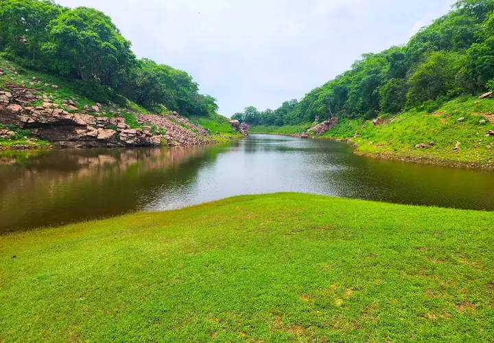 Lake Green Shores — Bakor nature experience